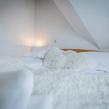 Aparteo Klarent Apartment