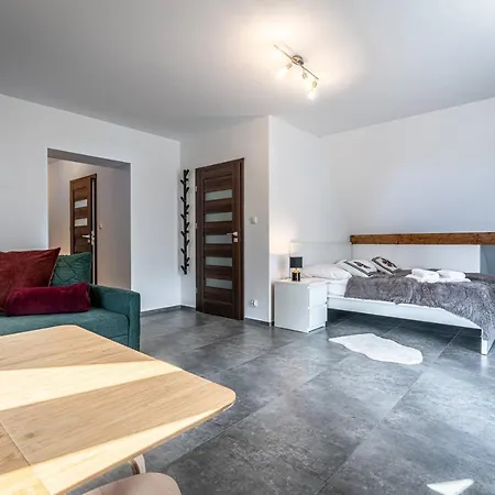 Aparteo Klarent Apartment *